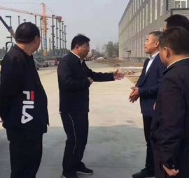 縣委書記參觀指導海迪科新廠房建設，海迪科在逐步推進醫(yī)用手術縫合針線的發(fā)展