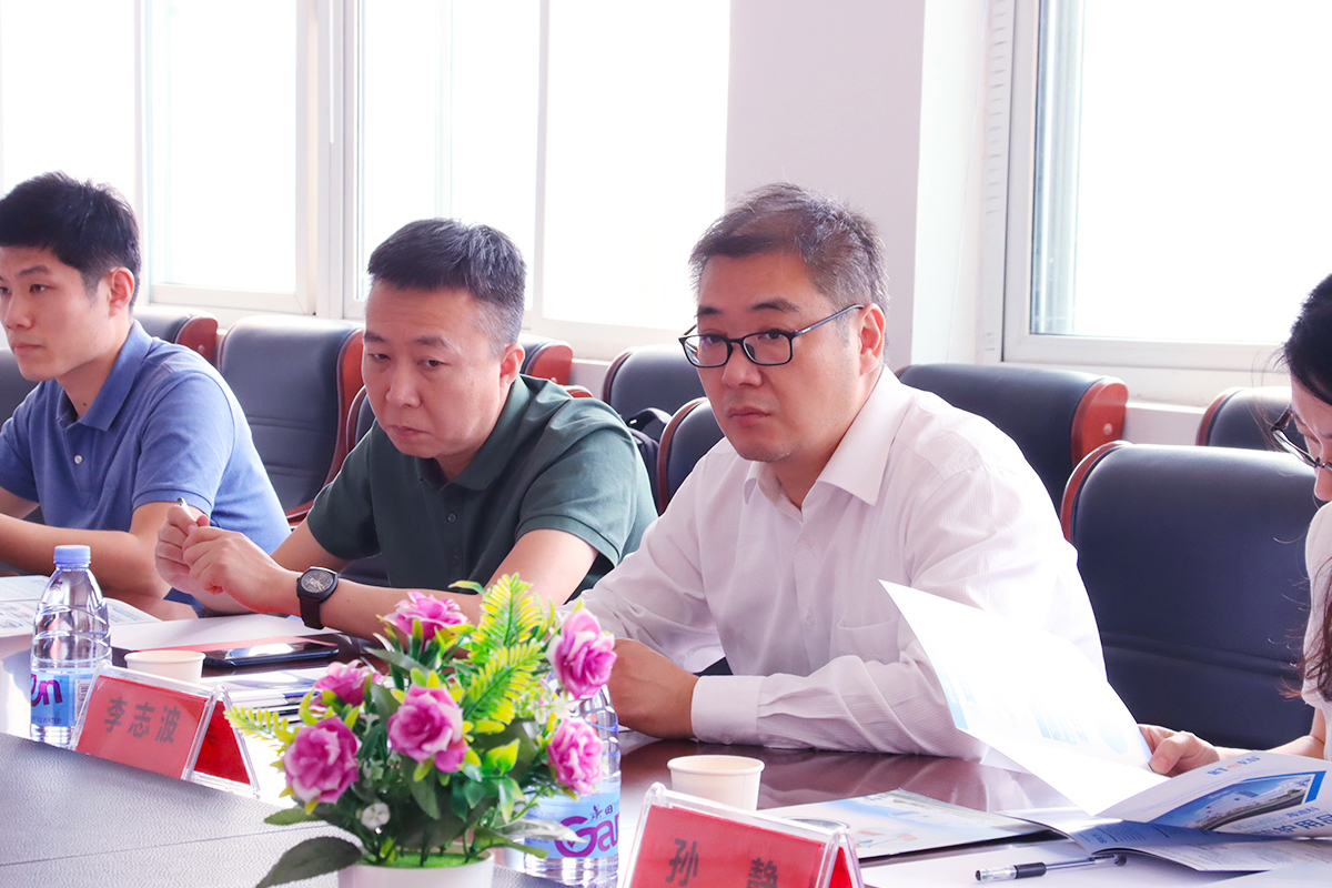 青島科技大學副校長李志波教授到山東海迪科參觀調(diào)研04.jpg